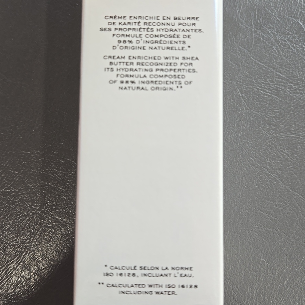Atelier des Fleurs Santalum Perfumed Hand Cream - Picture 4 of 6